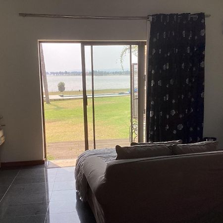 Oranjeville The Vaal Guesthouse מראה חיצוני תמונה